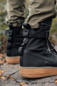 tênis nike air force 1 special field mid masculino