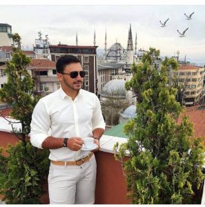 Thiago Freire em Aya Sofia, Sultanahmeit Istanbul / Looks para viagens 