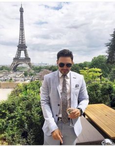 Thiago Freire em Tour Eiffel, Paris / Looks para viagens 