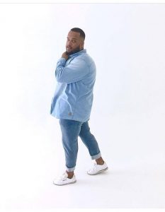 Entrevista: Modelo Plus Size Akeen Dos Santos / Imagem: Umen Moda Masculina / Reprodução 