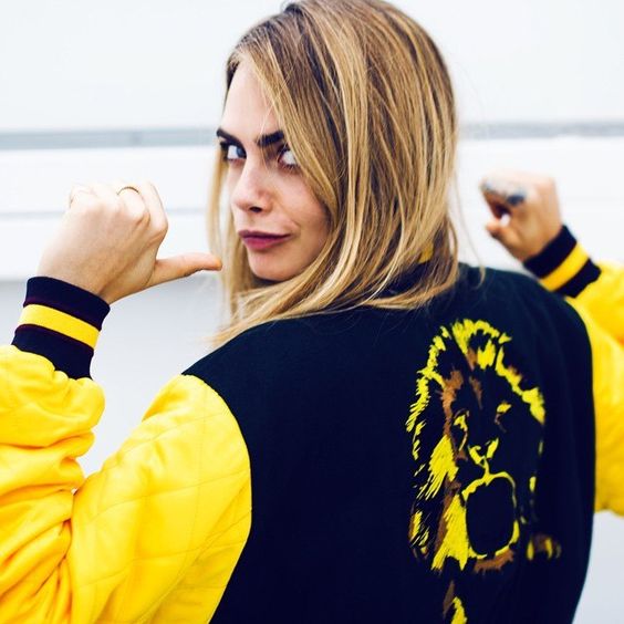 25 Imagens - Jaquetas Bomber conquistam Cara Delevingne / Estilo Tomboy / Imagens: Reprodução 