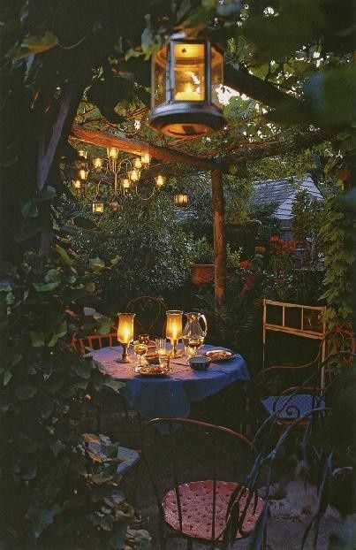 Varal de lâmpadas! 20 ideias para o seu quintal! Blog Bugre Moda / Imagem: Reprodução