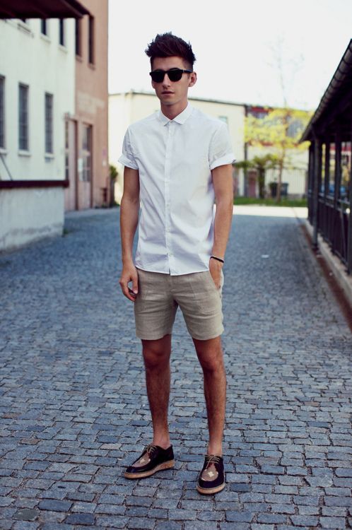 10 looks masculinos para o Réveillon 2018. Praia ou ambientes descontraídos. Blog Bugre Moda / Imagem: Reprodução 