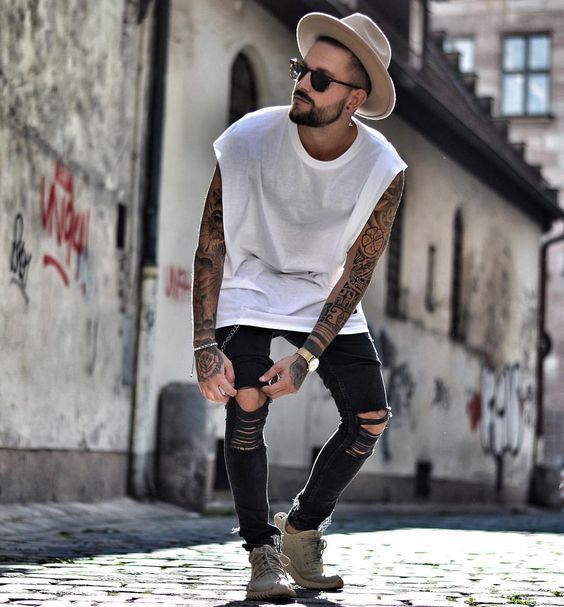 10 looks masculinos para o Réveillon 2018. Praia ou ambientes descontraídos. Blog Bugre Moda / Imagem: Reprodução 