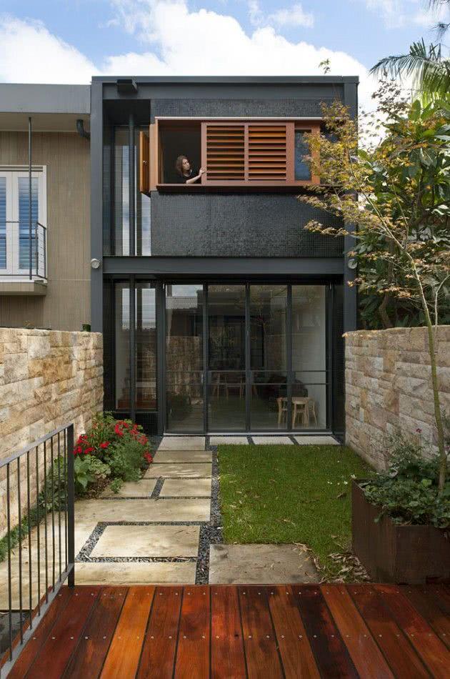40 Ideias de decoração para fachadas de casas estreitas! Blog Bugre Moda / Imagem: Reprodução 
