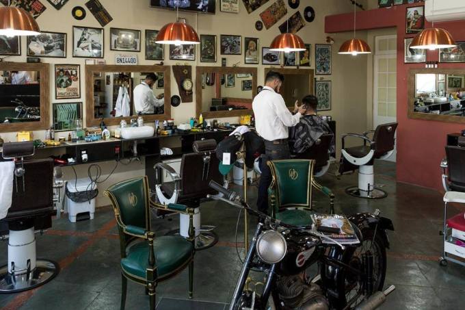 Barbearias no estilo vintage! 65 Exemplos de decoração / Blog Bugre Moda / Imagem: Reprodução