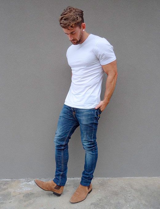 Camiseta branca e sales calça jeans masculino