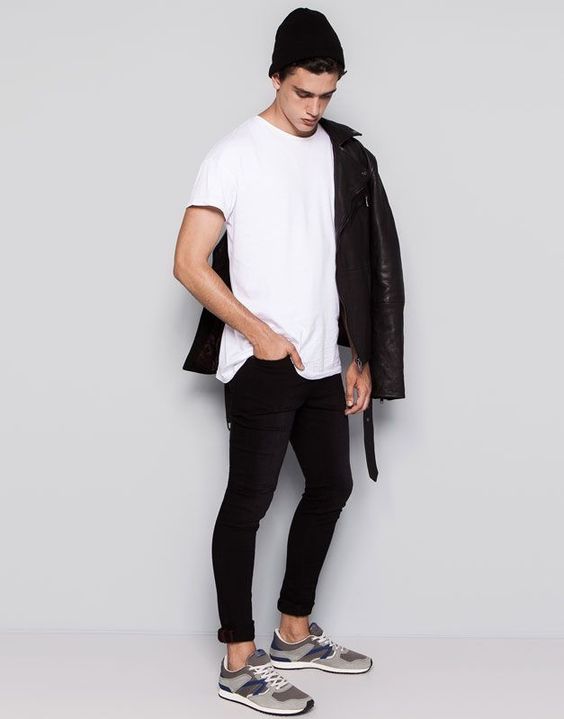 Camiseta branco + calça jeans! Invista no simples! Moda Masculina! Imagem: Reprodução 