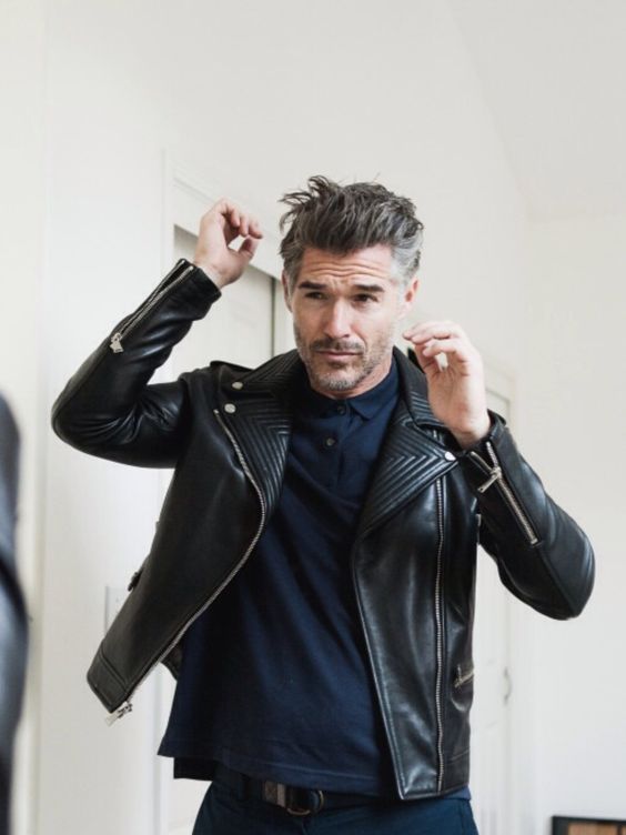 Homens maduros e as jaquetas pretas! 13 ideias de looks! Blog Bugre Moda! Imagem: Reprodução 