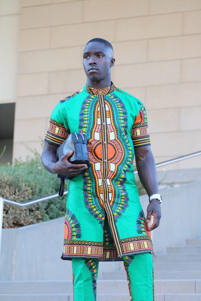Camisas e batas dashiki/África /Blog Bugre Moda – Imagem: @otribecloting 