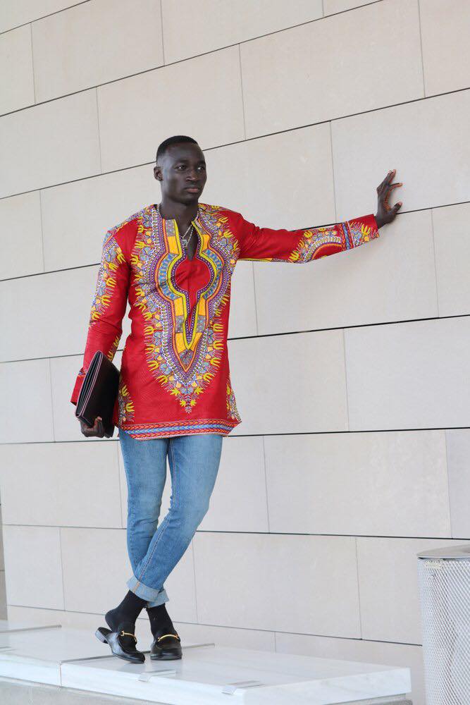 Camisas e batas dashiki/África /Blog Bugre Moda – Imagem: @notribecloting 