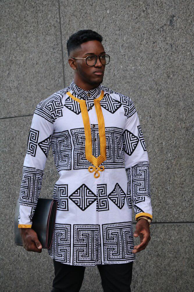 Camisas e batas dashiki/África /Blog Bugre Moda – Imagem: @notribecloting 