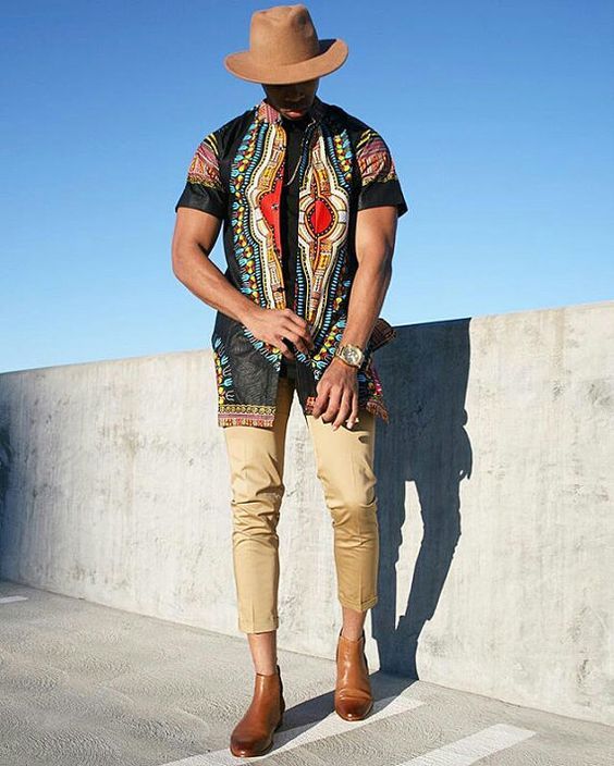Camisas e batas dashiki/África /Blog Bugre Moda – Imgem: @otribecloting