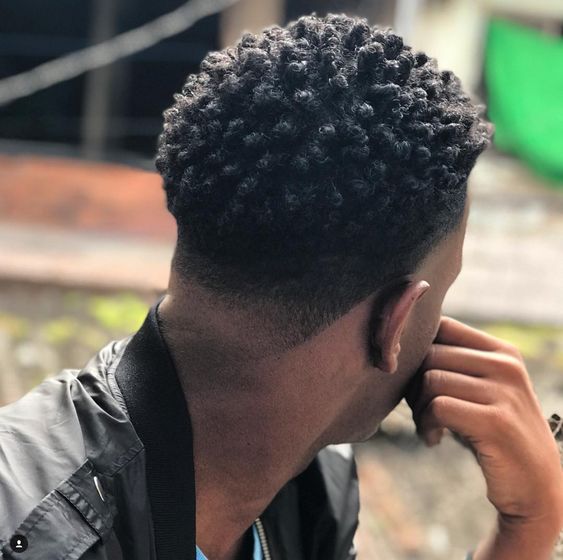 15 Cortes de cabelo crespo! Moda Masculina! Imagem: Reprodução