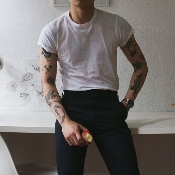 Camiseta por dentro da Calça, você usaria? Moda Masculina e Tomboy! Imagem: Reprodução 