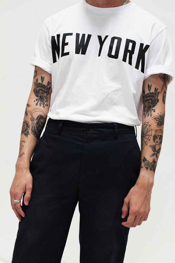 Camiseta por dentro da Calça, você usaria? Moda Masculina e Tomboy! Imagem: Reprodução 