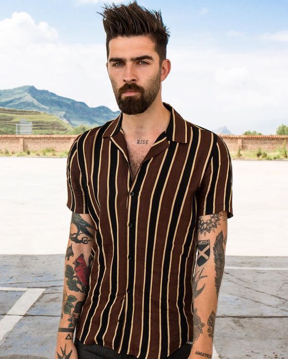 Camisa listrada em alta! Moda Masculina e Tomboy! Imagem: Reprodução 