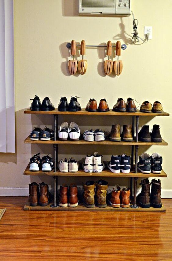 35 maneiras de organizar sapatos na entrada de casa! Imagem: Pinterest / Reprodução 