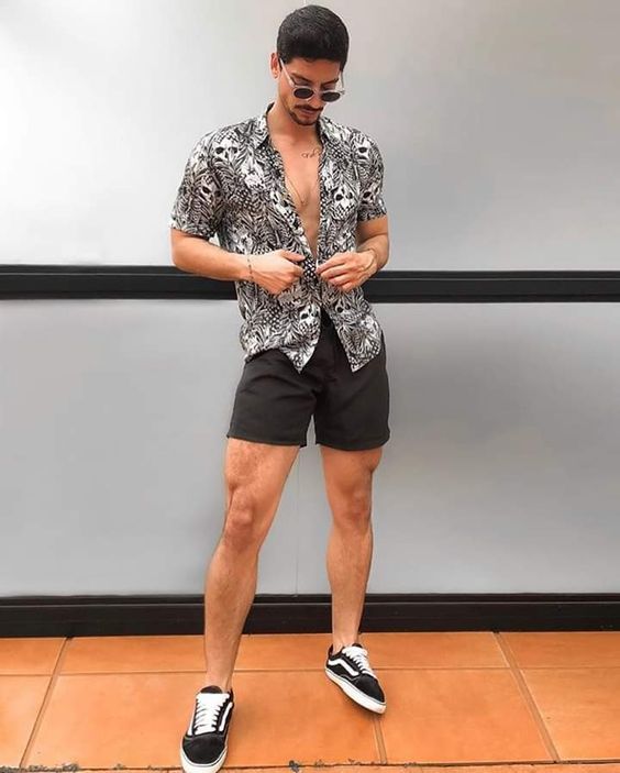 30 ideias de looks para o carnaval 2019! Moda Masculino! Imagem: Pinterest / Reprodução 