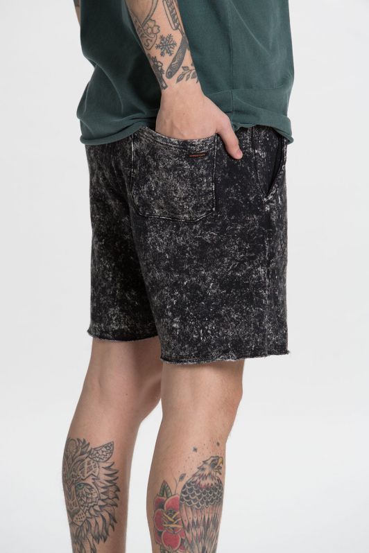 Bermudas de Moletom: 15 ideias! Moda Masculina/Tomboy Imagem: Reprodução